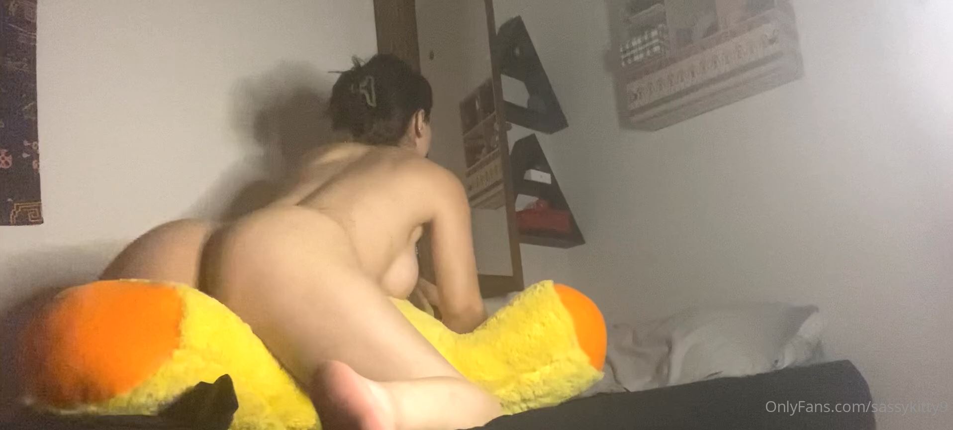 Oyuncak uzerinde Oyuncak uzerinde